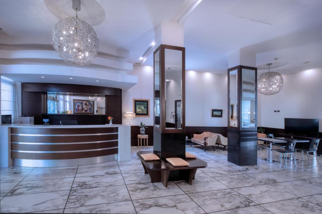 Park Hotel Mondovi Exterior photo