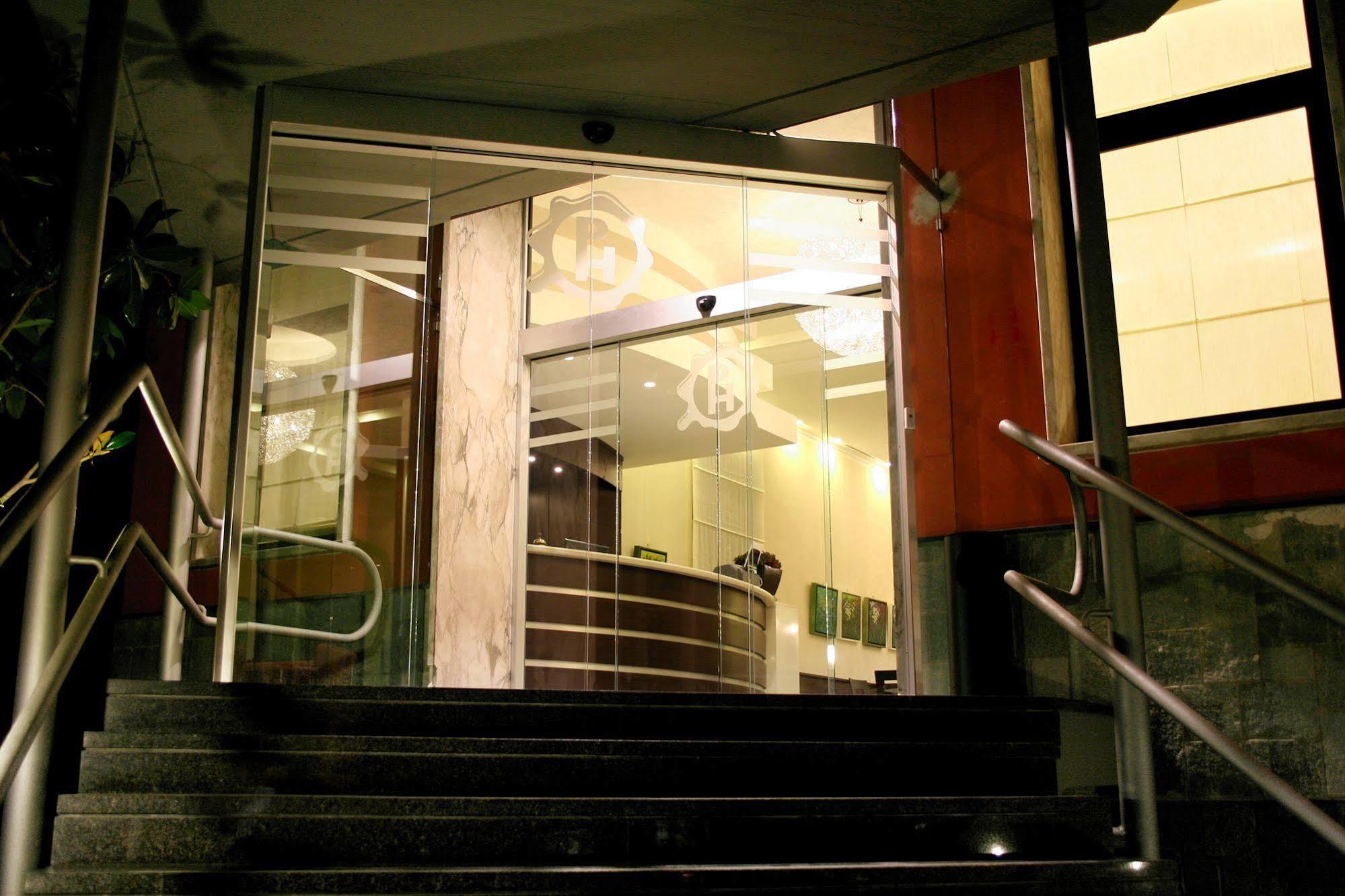Park Hotel Mondovi Exterior photo